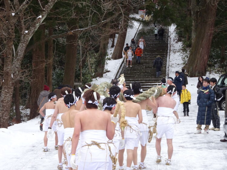 新山神社裸参り画像